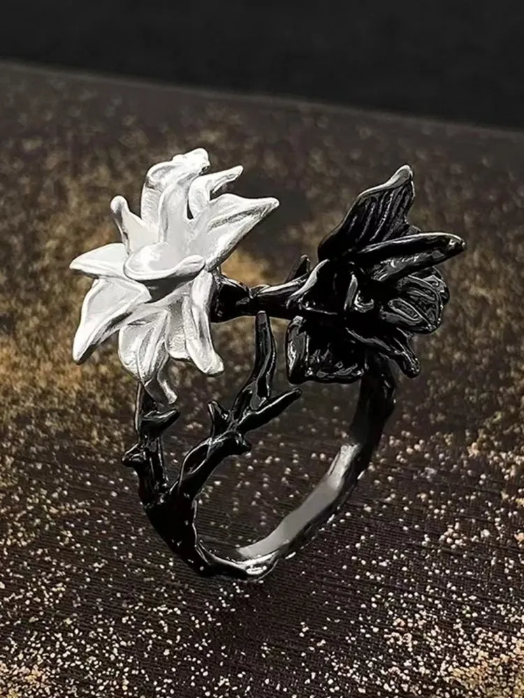 Black White Floral Cheongsam Style Ring