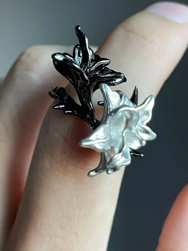 Black White Floral Cheongsam Style Ring