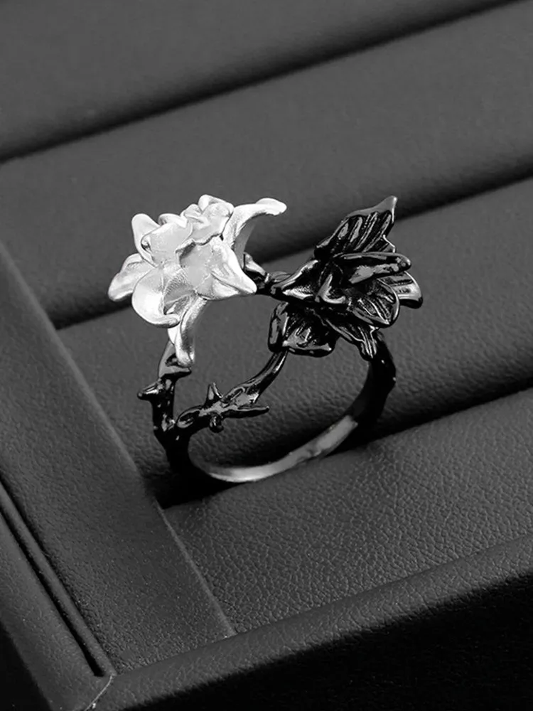 Black White Floral Cheongsam Style Ring
